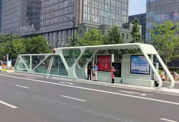 浙江BRT快速公交智能候車亭安裝實例